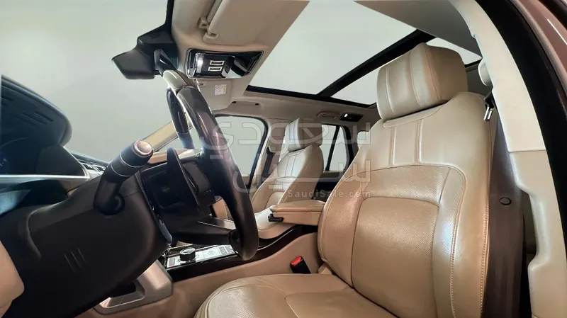 2018 لاند روفر رينج روفر فوج