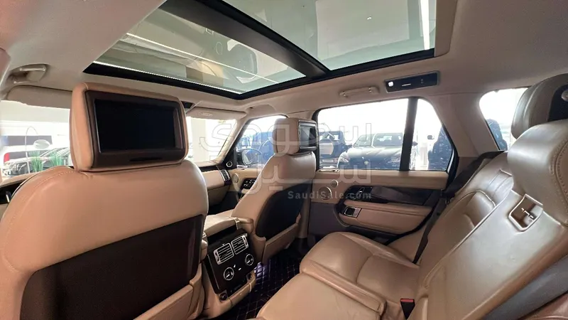 2018 لاند روفر رينج روفر فوج