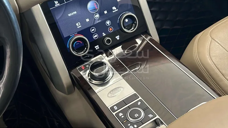 2018 لاند روفر رينج روفر فوج