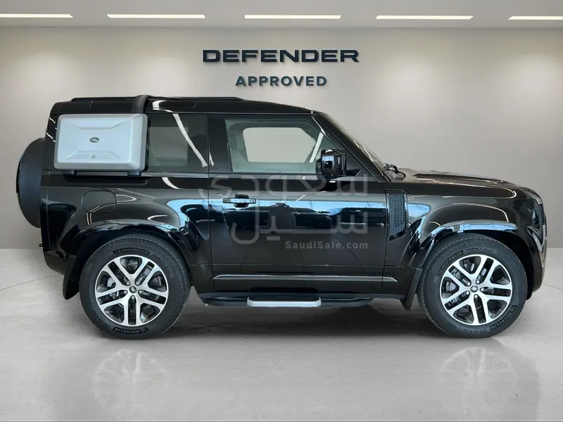 2025 لاند روفر ديفيندر اتش اس اي