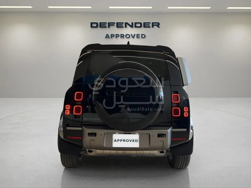 2025 لاند روفر ديفيندر اتش اس اي