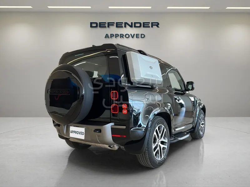 2025 لاند روفر ديفيندر اتش اس اي
