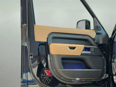 2025 لاند روفر ديفيندر اتش اس اي