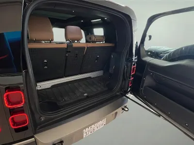 2025 لاند روفر ديفيندر اتش اس اي