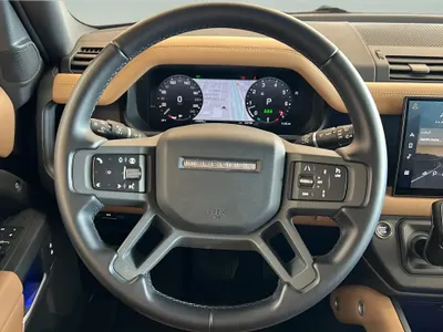 2025 لاند روفر ديفيندر اتش اس اي