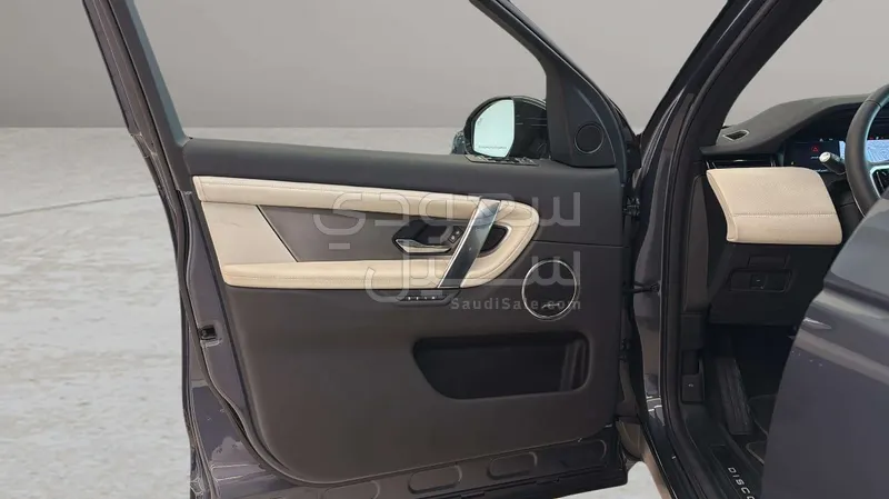 2025 لاند روفر ديسكفري