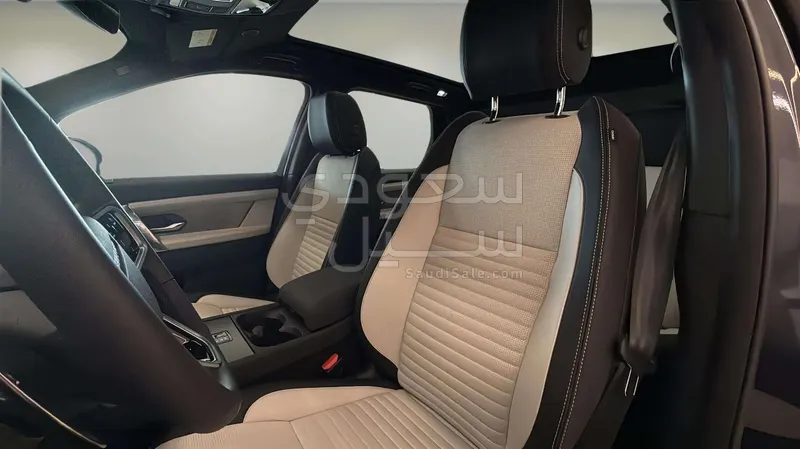 2025 لاند روفر ديسكفري