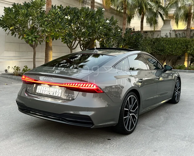 2023 اودي اي 7 55 تي اف اس اي