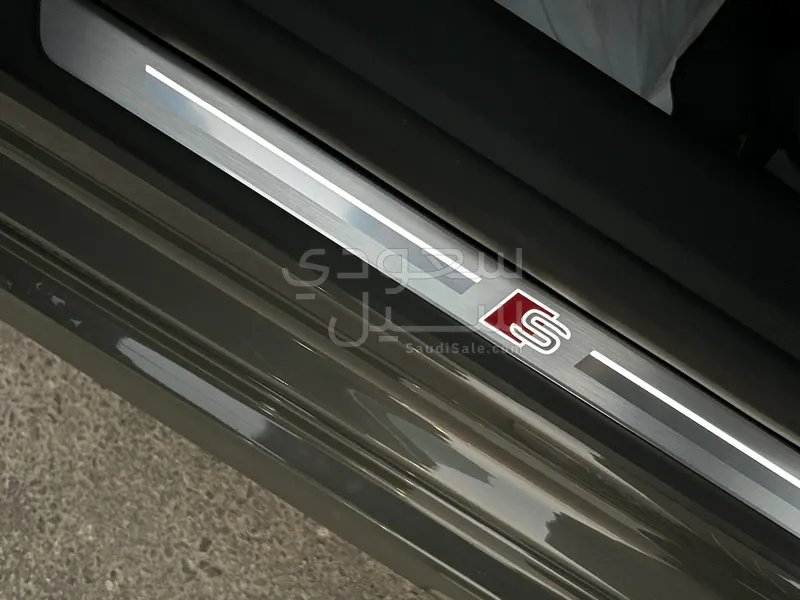 2023 اودي اي 7 55 تي اف اس اي