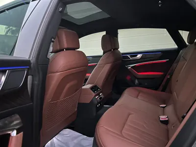 2023 اودي اي 7 55 تي اف اس اي