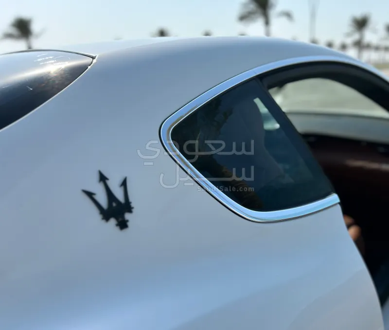 2024 مازيراتي جرانتوريزمو اس