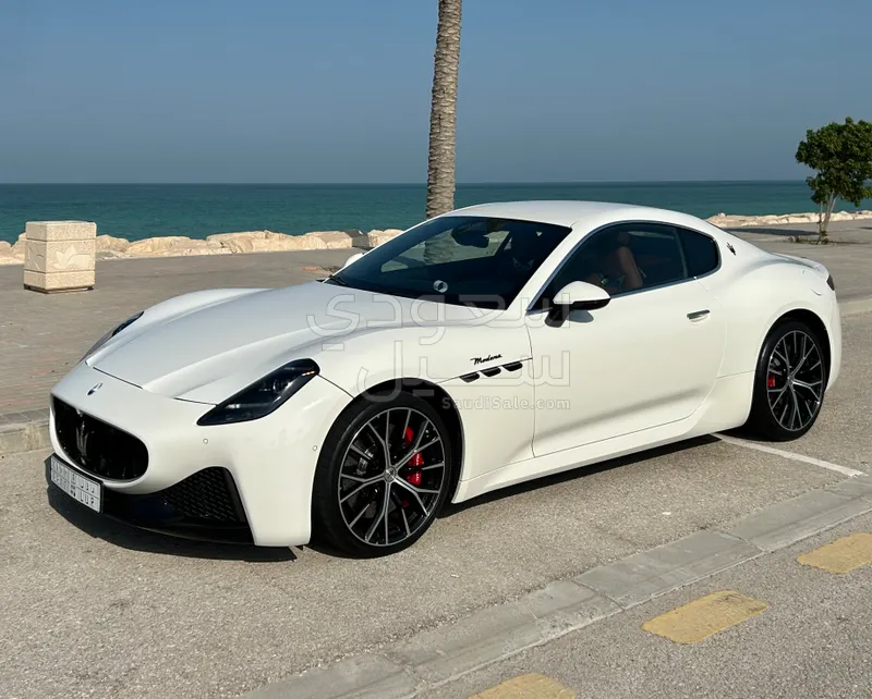 2024 مازيراتي جرانتوريزمو اس