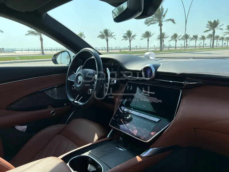 2024 مازيراتي جرانتوريزمو اس