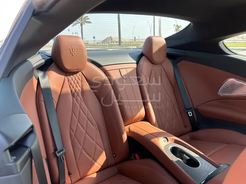 2024 مازيراتي جرانتوريزمو اس