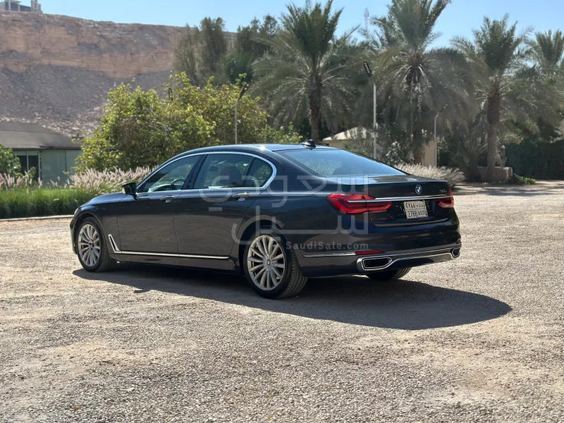 2017 بي ام دبليو الفئة السابعة 730 إل أي