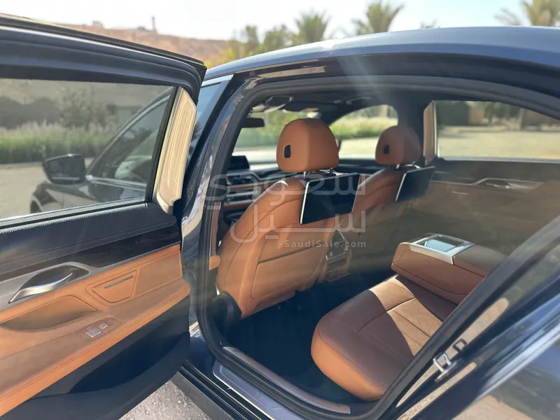 2017 بي ام دبليو الفئة السابعة 730 إل أي