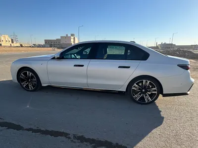 2025 بي ام دبليو الفئة السابعة 735 إل أي