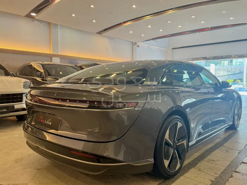 2024 لوسيد اير بيور