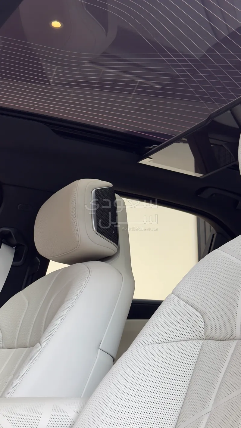 2026 بي ام دبليو الفئة السابعة 735 إل أي