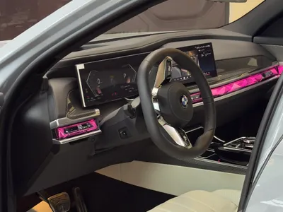 2026 بي ام دبليو الفئة السابعة 735 إل أي