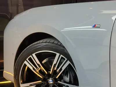 2026 بي ام دبليو الفئة السابعة 735 إل أي