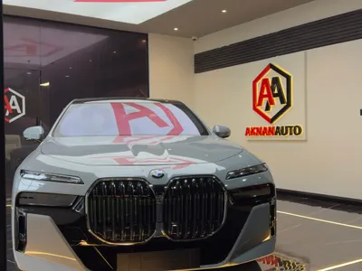 2026 بي ام دبليو الفئة السابعة 735 إل أي