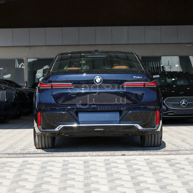 2026 بي ام دبليو الفئة السابعة 735أي