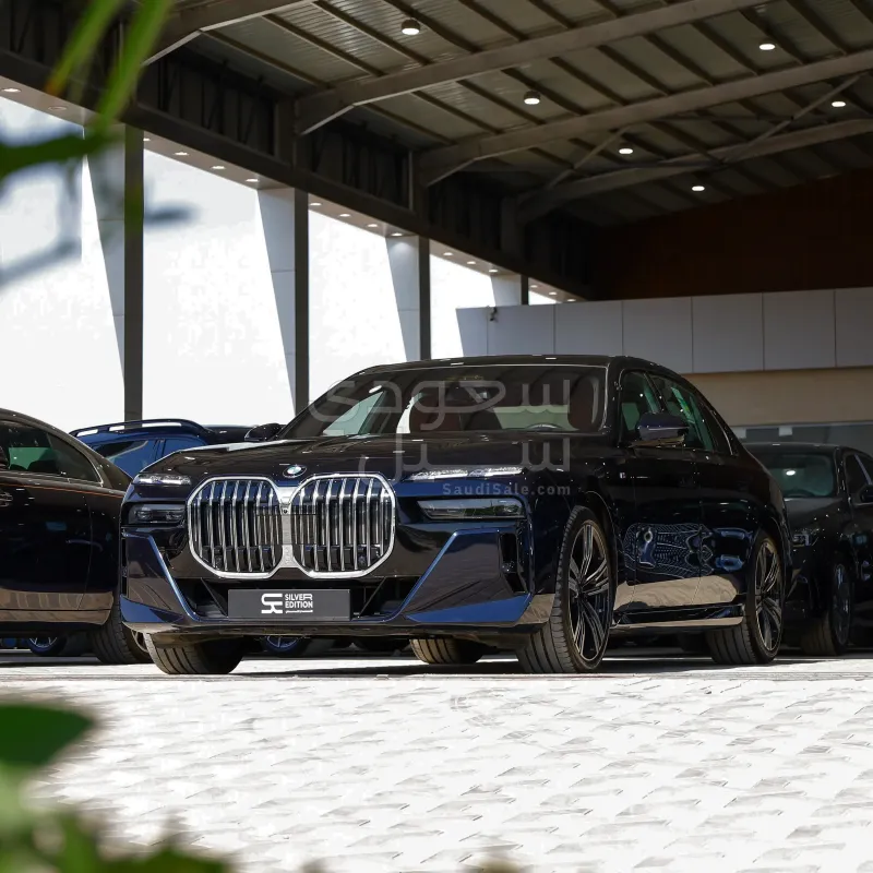 2026 بي ام دبليو الفئة السابعة 735أي