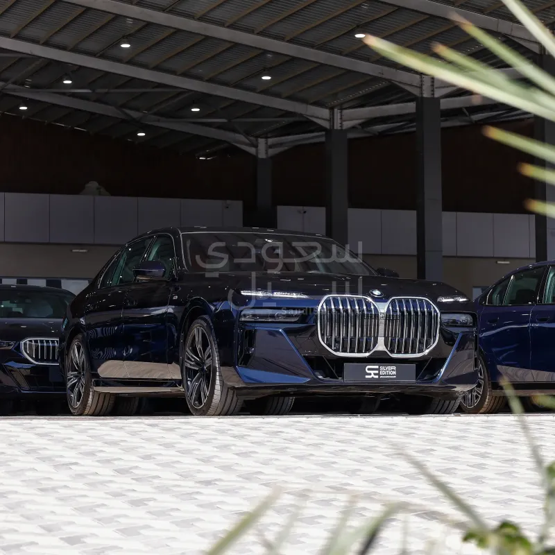 2026 بي ام دبليو الفئة السابعة 735أي