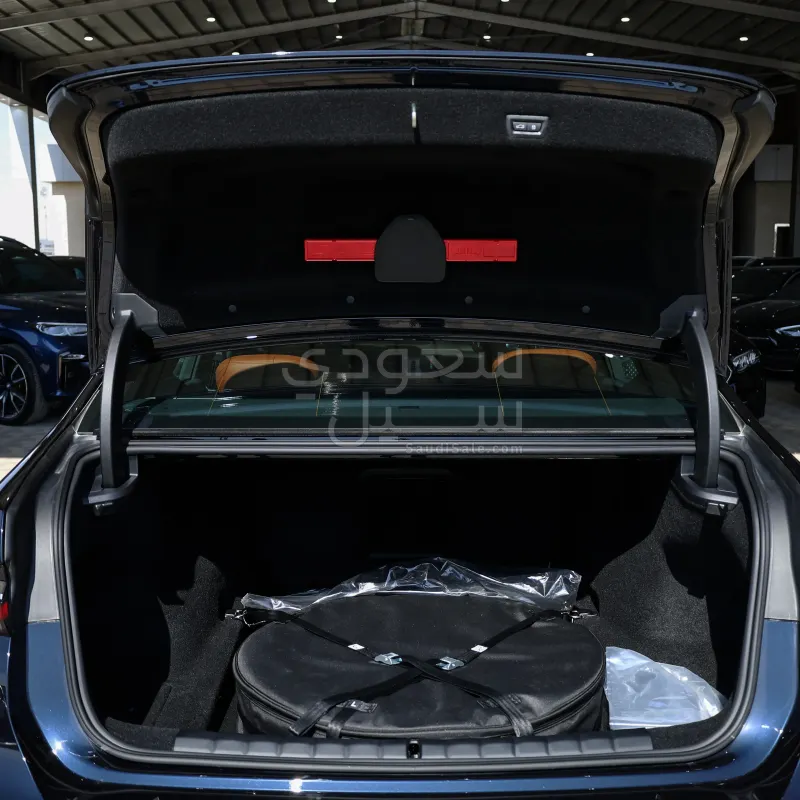 2026 بي ام دبليو الفئة السابعة 735أي