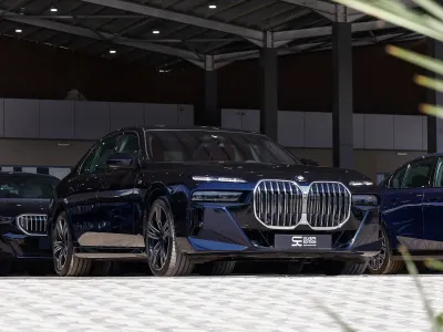 2026 بي ام دبليو الفئة السابعة 735أي