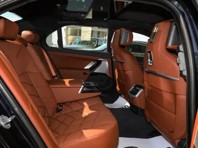 2026 بي ام دبليو الفئة السابعة 735أي