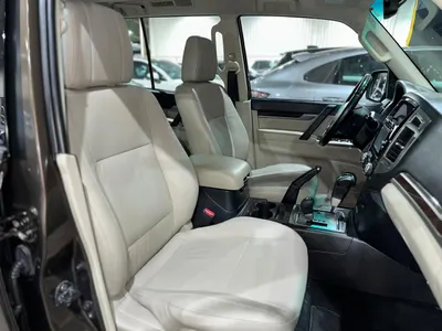 2017 متسوبيشي باجيرو