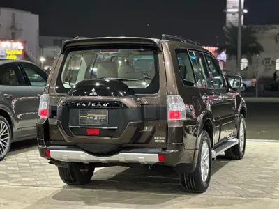 2017 متسوبيشي باجيرو