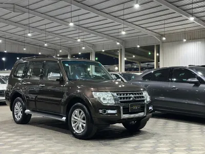 2017 متسوبيشي باجيرو