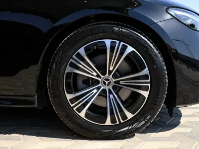 2025 مرسيدس - بنز إي 200