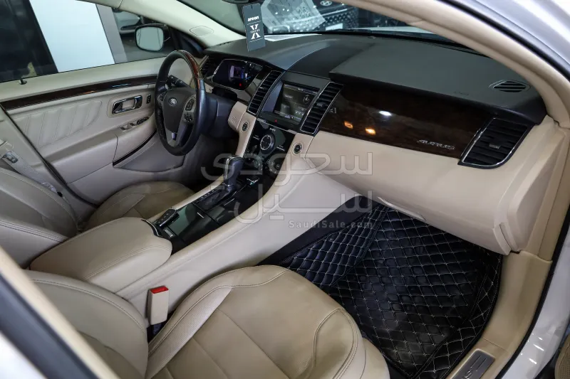 2013 فورد توروس ليمتد