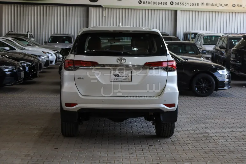 2017 تويوتا فورشنر