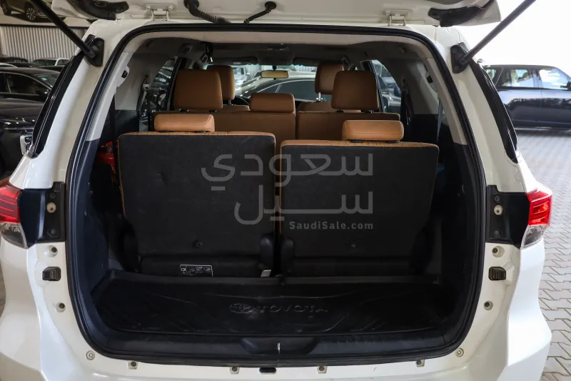 2017 تويوتا فورشنر