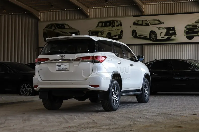 2017 تويوتا فورشنر