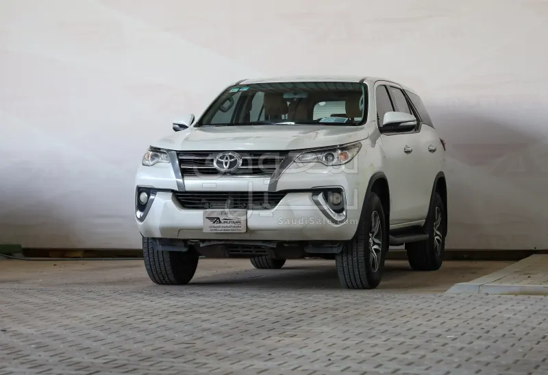 2017 تويوتا فورشنر