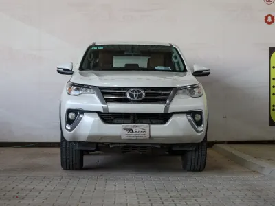 2017 تويوتا فورشنر