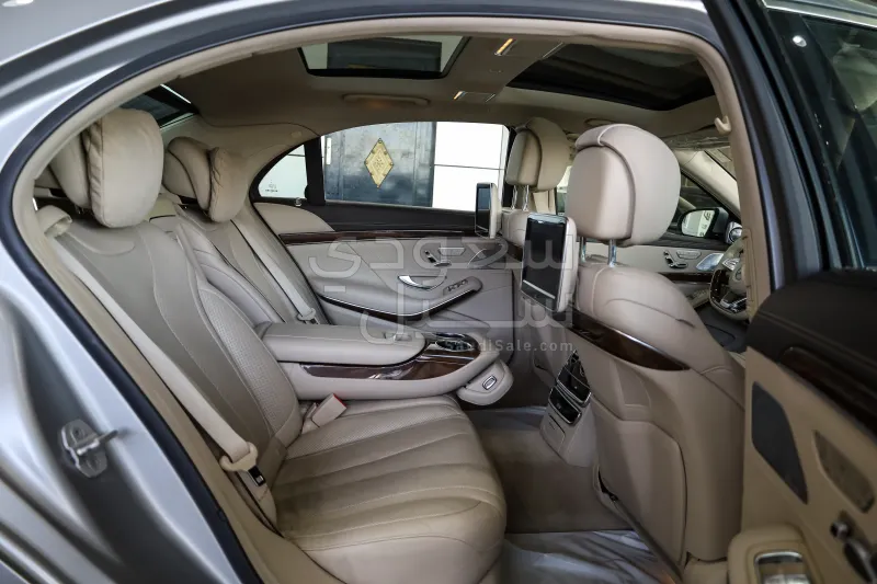 2017 مرسيدس - بنز إس 400