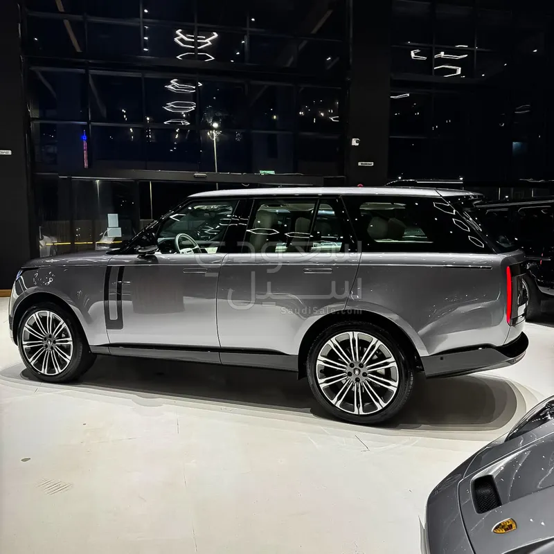 2025 لاند روفر رينج روفر اتش اس اي
