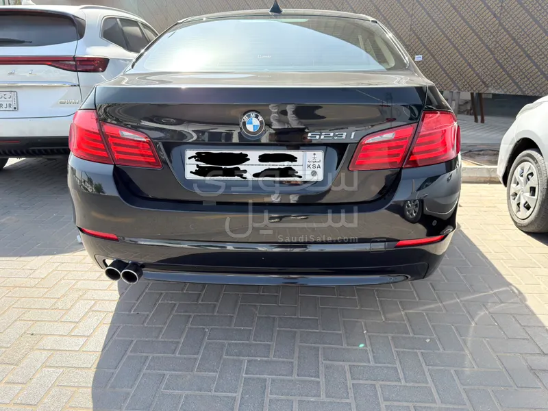 2012 بي ام دبليو الفئة الخامسة 523 أي