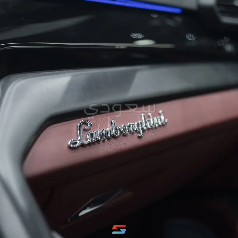 2021 لمبرجيني اوروس