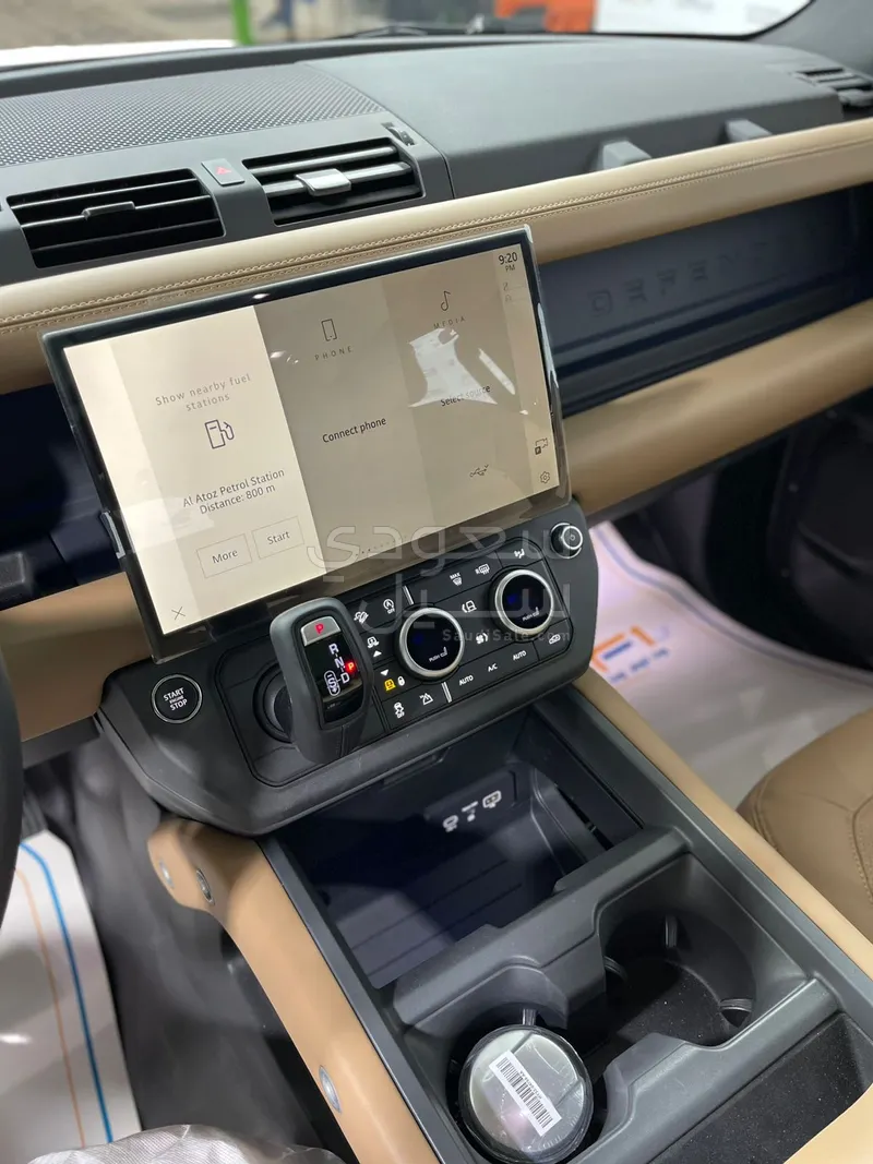 2026 لاند روفر ديفيندر اتش اس اي