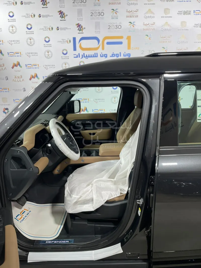 2026 لاند روفر ديفيندر اتش اس اي