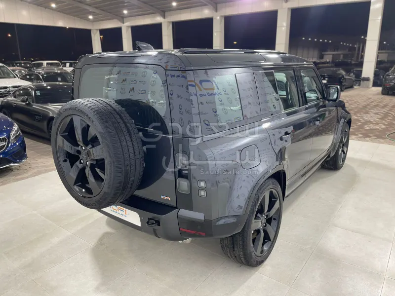 2026 لاند روفر ديفيندر اتش اس اي