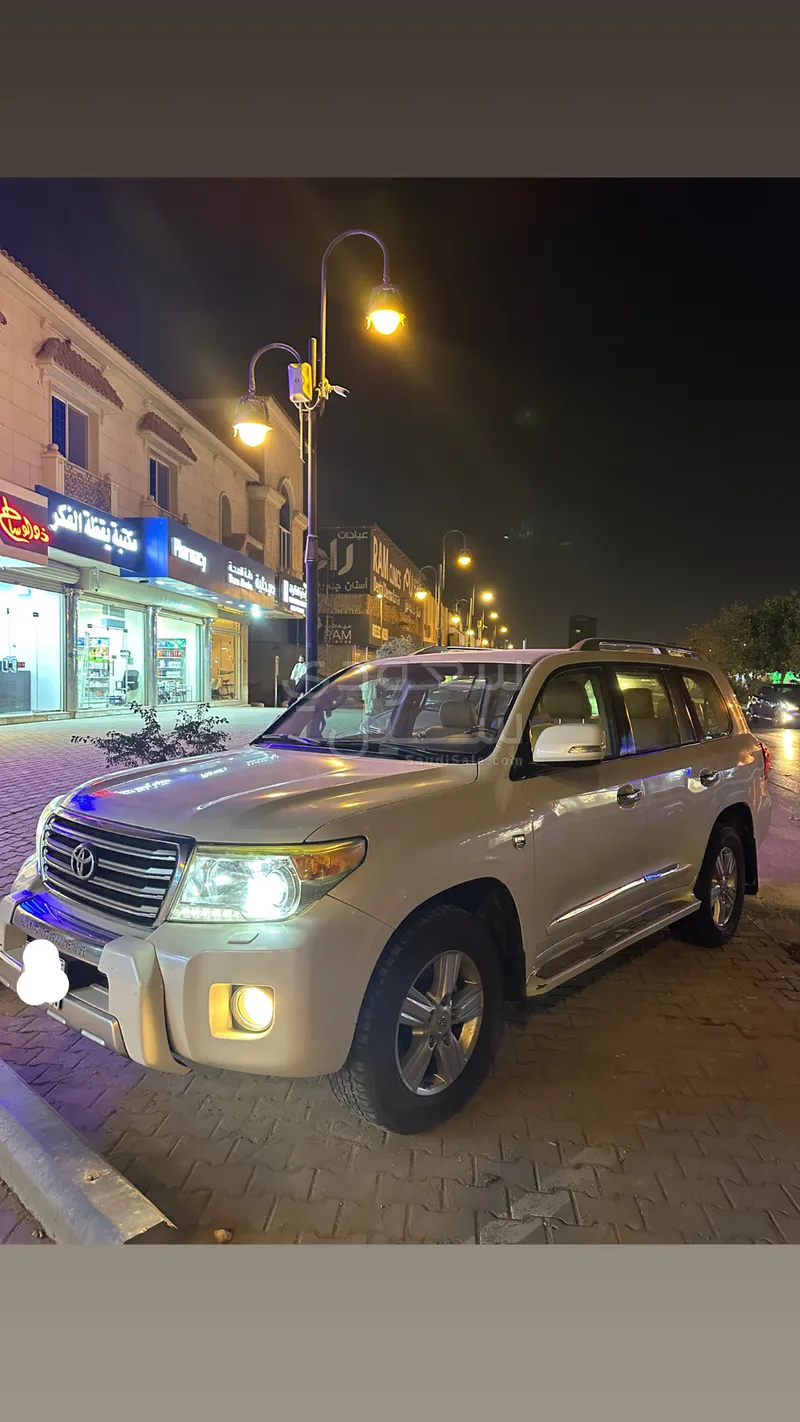 2015 تويوتا لاند كروزر جي اكس ار 3